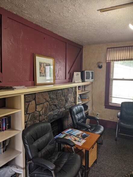 More Photos Of 2992 Wadsworth Rd, Norton Storefront Retail Residential For Sale