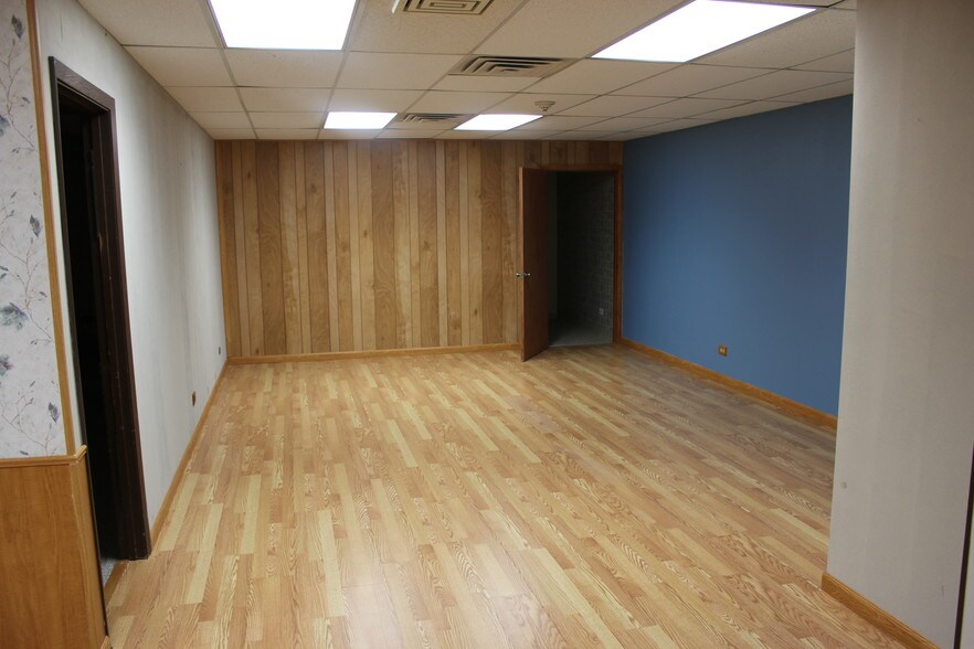 More Photos Of 183 S Bloomingdale Rd, Bloomingdale Medical For Lease