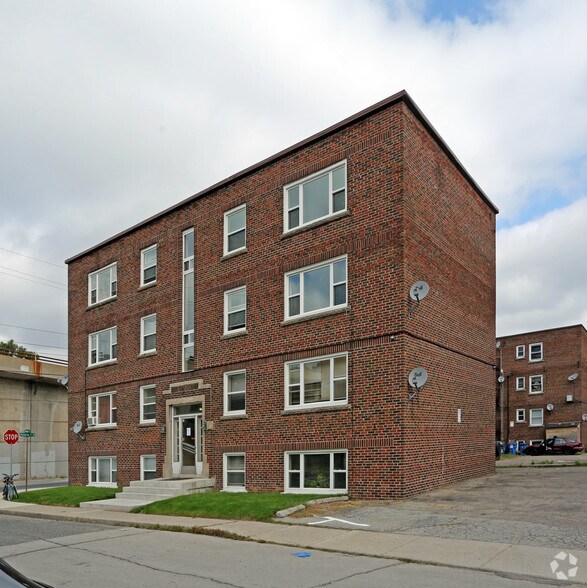 Primary Photo Of 3 Webber Ave, Hamilton Apartments For Sale