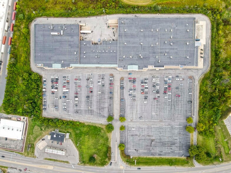 More Photos Of 1-6 Millbrook Plz, Mill Hall Unknown For Lease