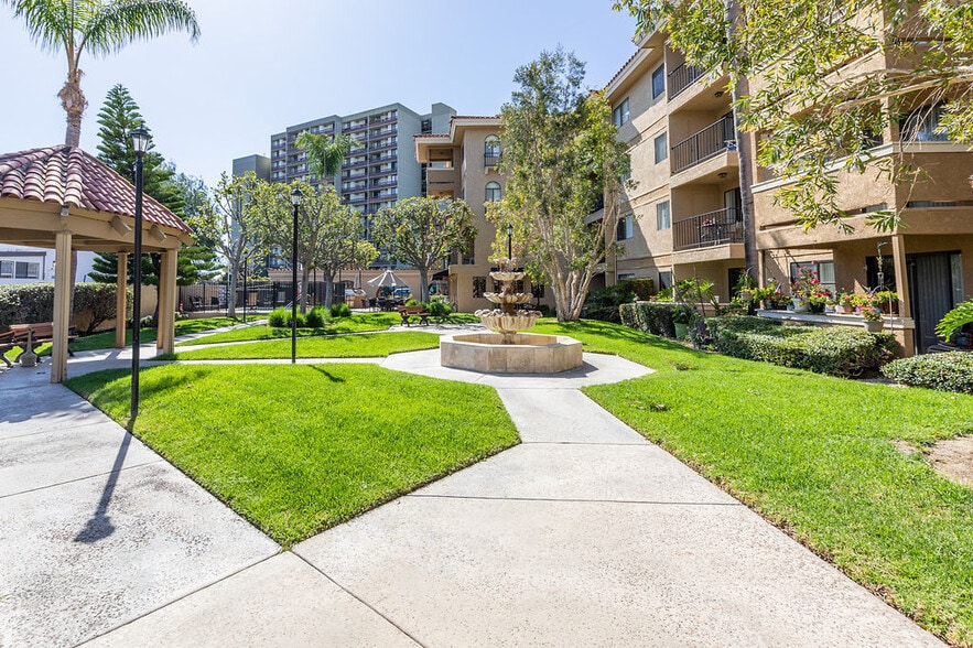 More Photos Of 18700 Florida St, Huntington Beach Apartments For Sale