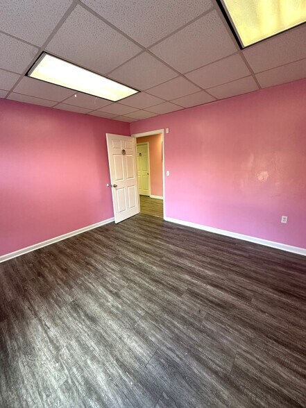 More Photos Of 5627 Allentown Rd, Suitland Office For Sale