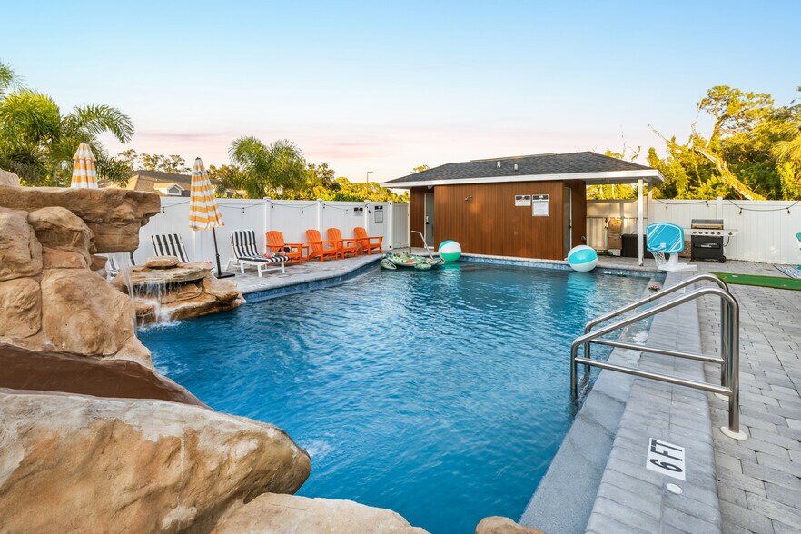 More Photos Of 2704 49th Ave W, Bradenton Apartments For Sale