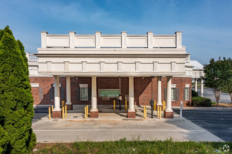 More Photos Of 3165 Maysville Rd, Commerce Bank For Sale