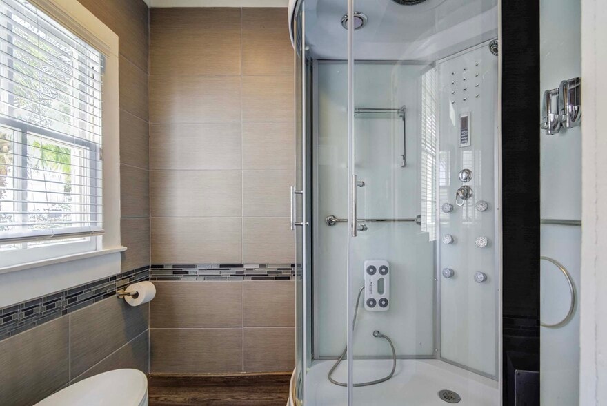 More Photos Of 1502 Market St, Galveston Hospitality For Sale