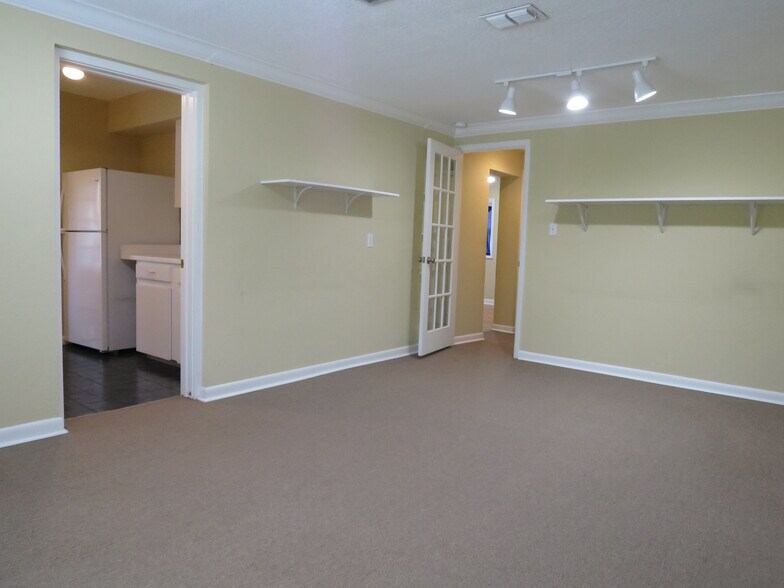 More Photos Of 1977 Dundee Dr, Winter Park Medical For Sale