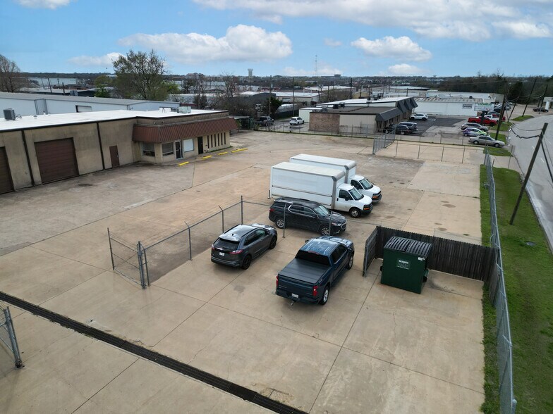 More Photos Of 910 W Kearney St, Mesquite Warehouse For Sale