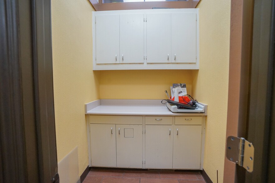 More Photos Of 1060-1080 Delbon Ave, Turlock Medical For Sale
