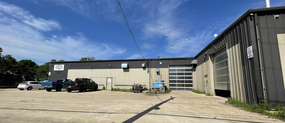 More Photos Of 2309 Logan Av, Winnipeg Warehouse For Lease