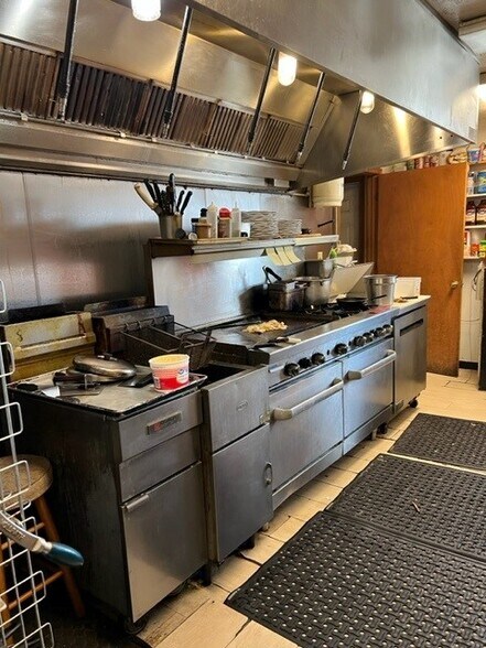More Photos Of 641 Massillon Rd, Akron Restaurant For Sale