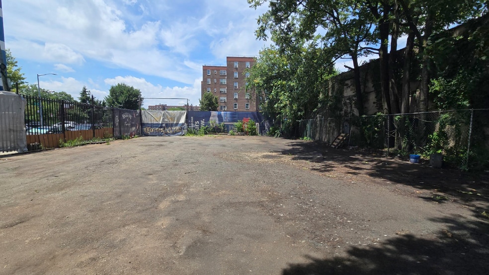 More Photos Of 195 Bush St, Brooklyn Warehouse For Lease