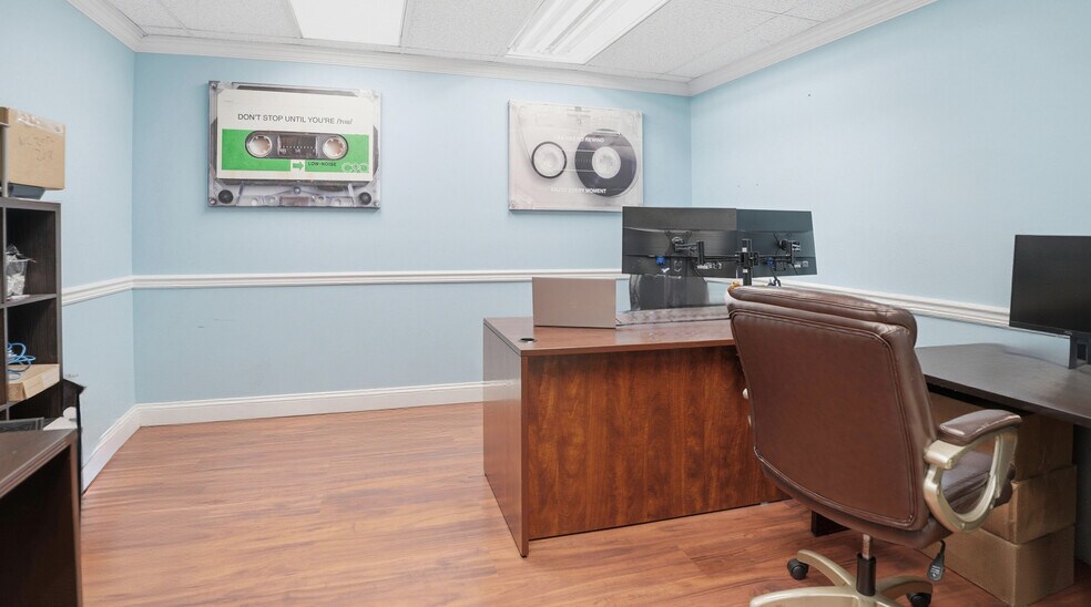 More Photos Of 18 Unqua Rd, Massapequa Loft Creative Space For Sale