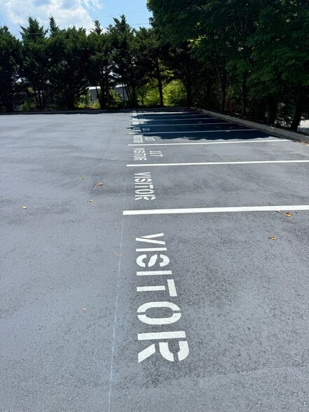 More Photos Of 119 Gateway Dr, Canton Warehouse For Lease