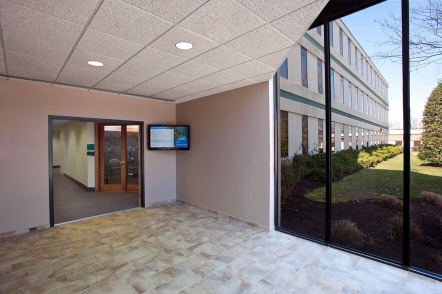 More Photos Of 8101 Sandy Spring Rd, Laurel Office For Lease