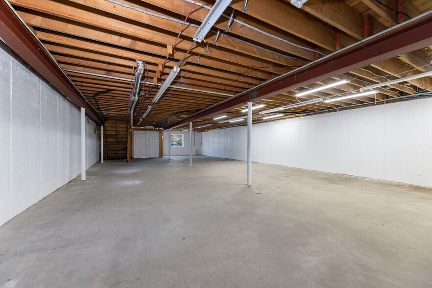 More Photos Of 120 Point Judith Rd, Narragansett Unknown For Lease