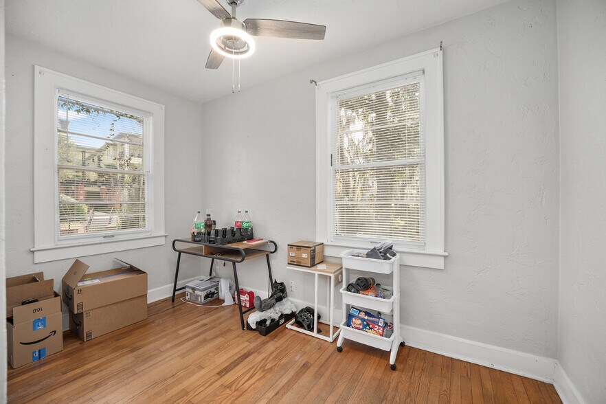 More Photos Of 949 SW 13th St, Gainesville Office Residential For Sale