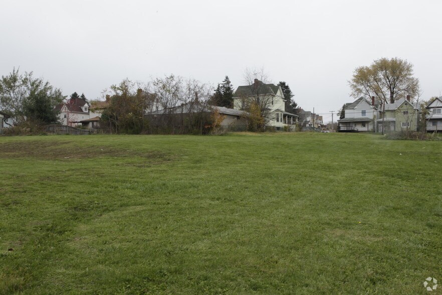 More Photos Of 1032-1044 Jefferson Ave, Washington Land For Lease