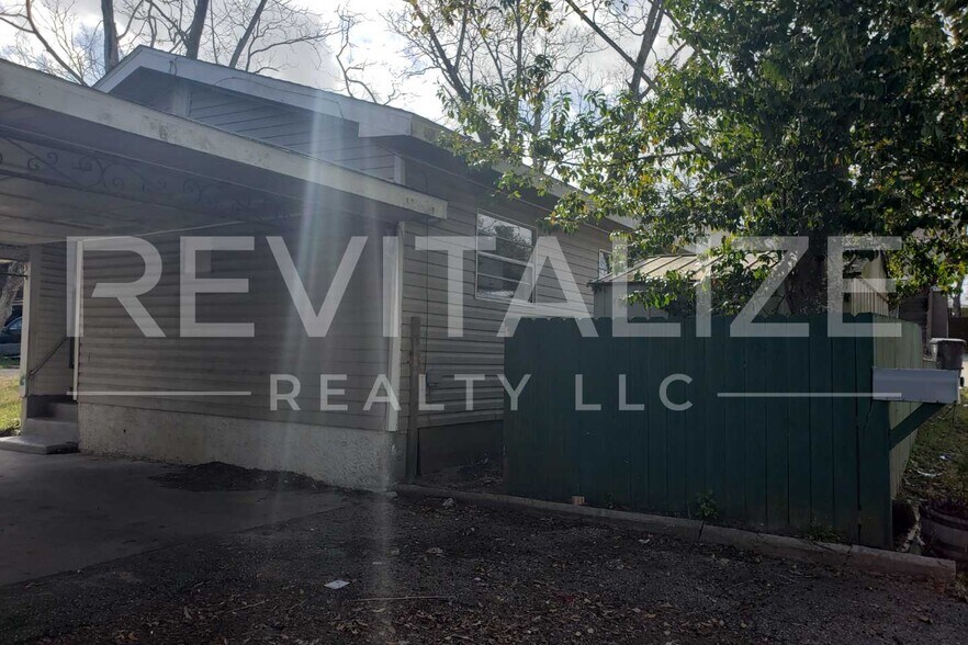 More Photos Of Downtown, Mobile Specialty For Sale