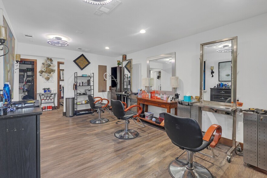 More Photos Of 612 N Third Street, Princeton Office For Sale