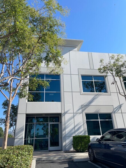 More Photos Of 511 S Harbor Blvd, La Habra Warehouse For Lease