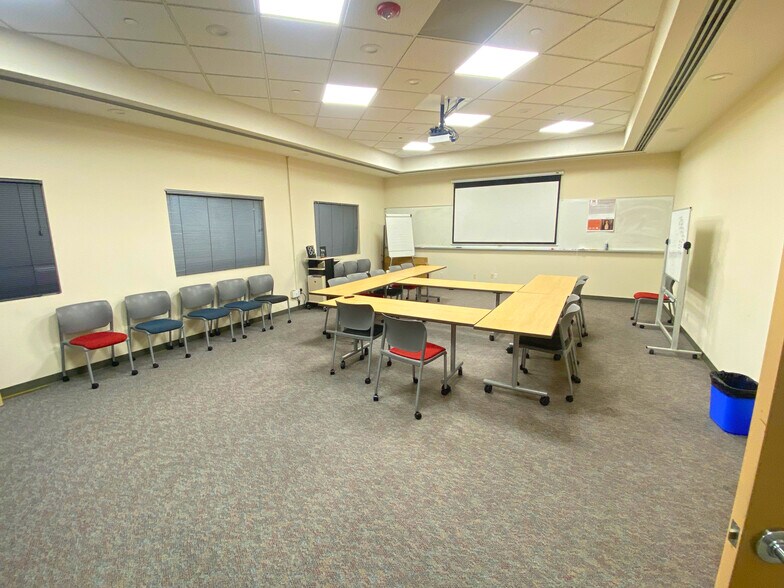 More Photos Of 6780 Cortona Dr, Goleta Manufacturing For Sale