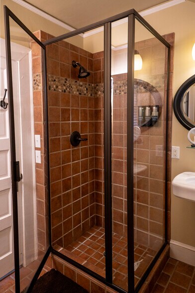 More Photos Of 119 S Marshall St, Winston-Salem Office For Lease