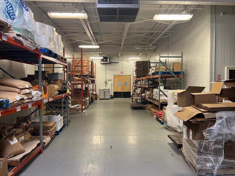 More Photos Of 4731 Bellevue St, Detroit Warehouse For Lease
