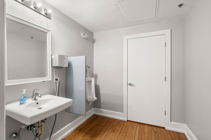 More Photos Of 24 Cambridge St, Charlestown Loft Creative Space For Sale