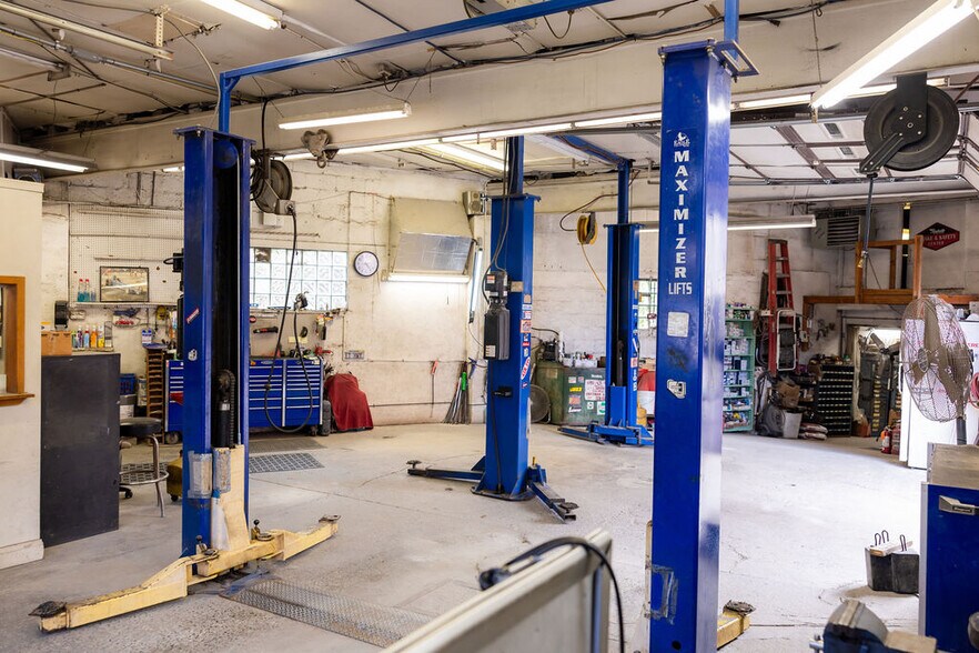 More Photos Of 8257 Frankford Ave, Philadelphia Auto Repair For Sale