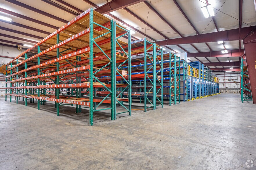 More Photos Of 1305 W Jackson Ave, Pasadena Manufacturing For Sale