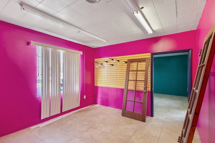 More Photos Of 117-137 Hughlett Ave, Cocoa General Retail For Sale