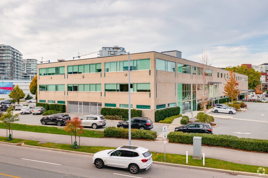 More Photos Of 7671 Alderbridge Way, Richmond Light Distribution For Lease