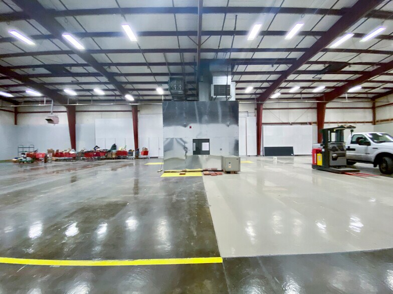 More Photos Of 11080 Irma Dr, Northglenn Manufacturing For Lease