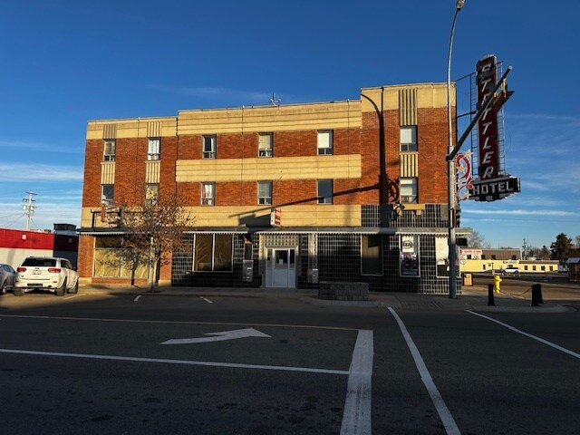 More Photos Of 5001 50 St, Stettler Hotel For Sale