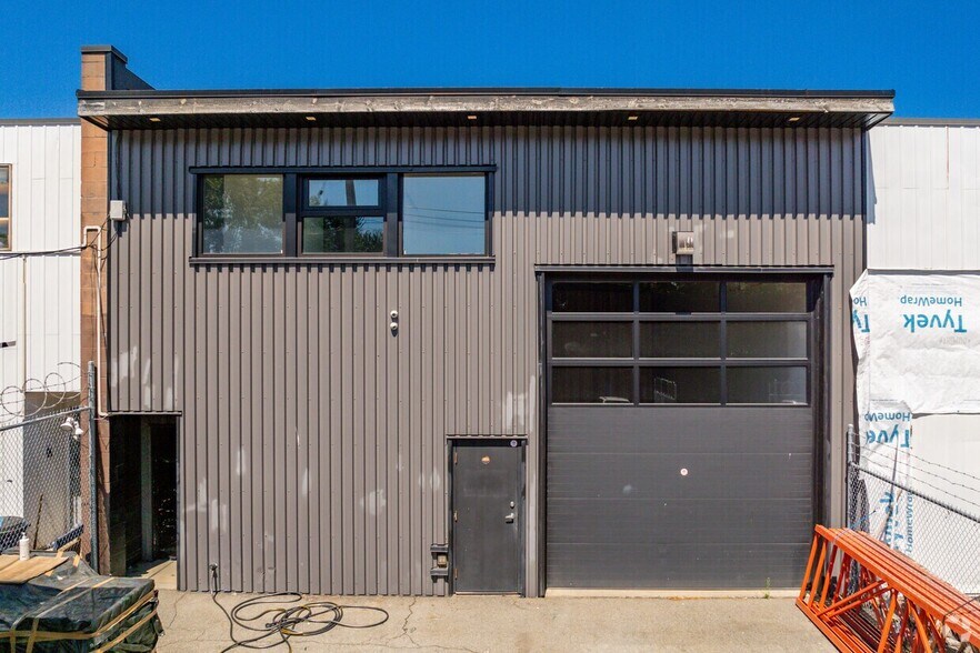 More Photos Of 1127 W 14th St, North Vancouver Industrial For Sale
