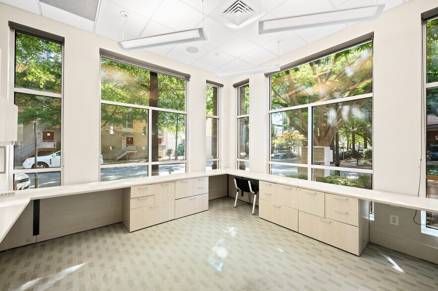 More Photos Of 2125 Southend Dr, Charlotte Apartments For Lease