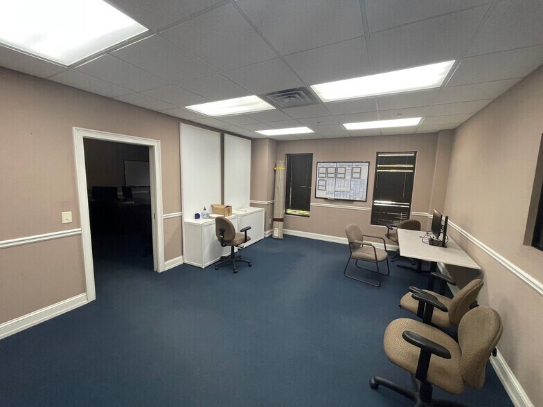 More Photos Of 500 Soho Dr, Adairsville Warehouse For Lease