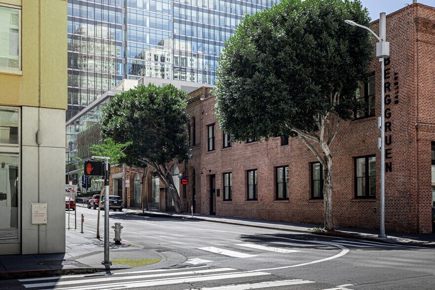 More Photos Of 657 Howard St, San Francisco Loft Creative Space For Lease