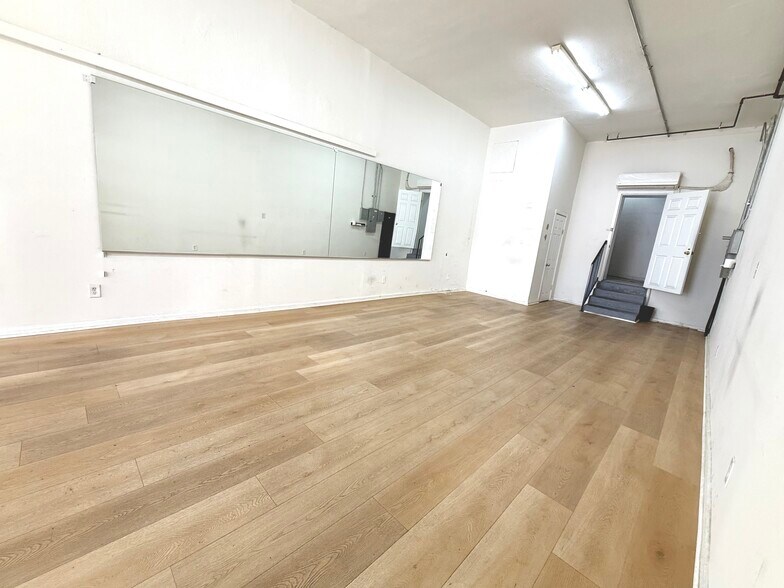 More Photos Of 2869 W 7th St, Los Angeles General Retail For Lease