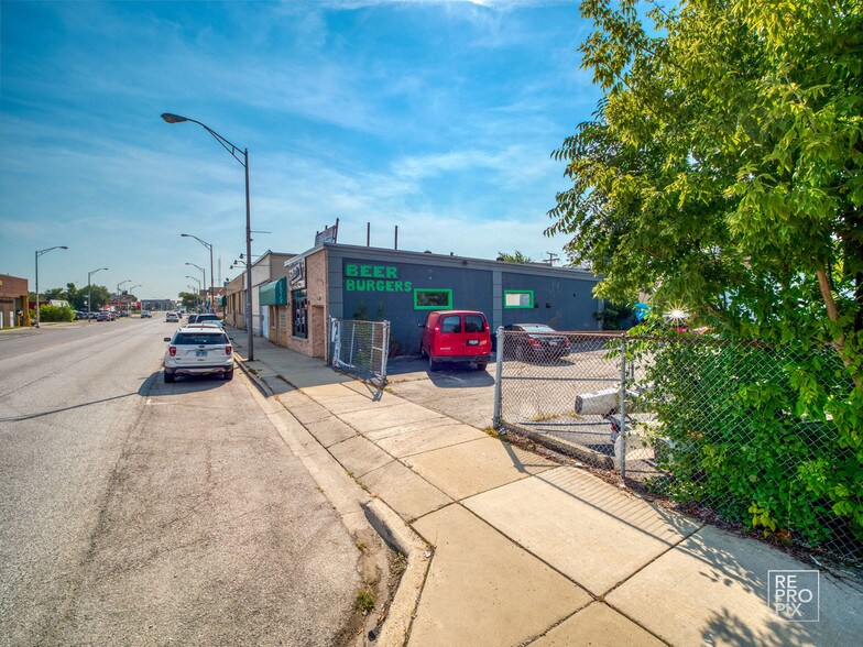 More Photos Of 7829-7839 W Grand Ave, Elmwood Park Warehouse For Lease