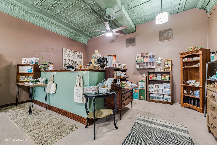 More Photos Of 1956 Ridge Rd, Homewood Storefront Retail Residential For Lease