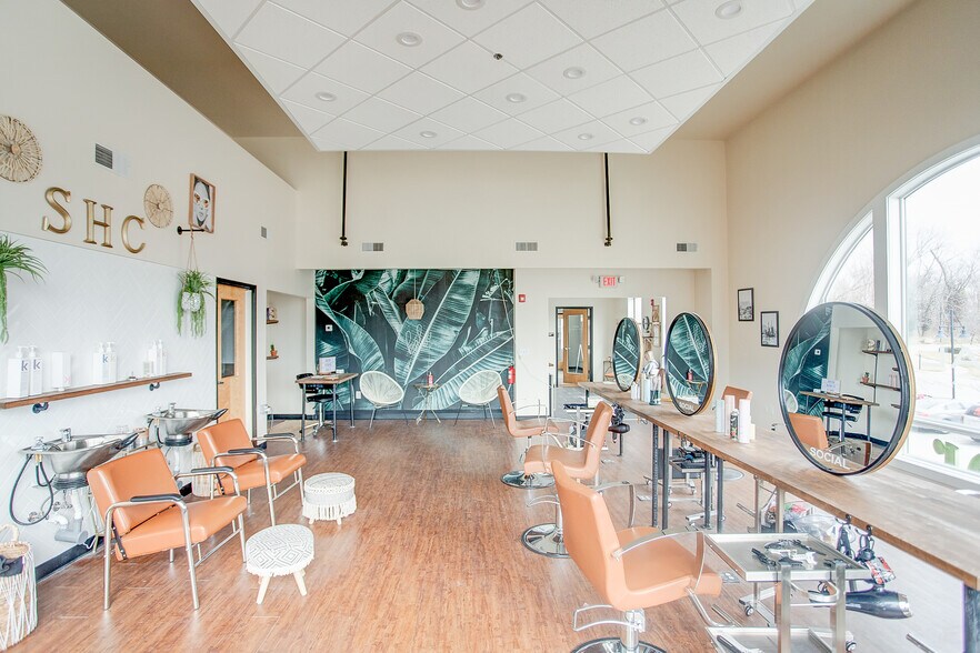 More Photos Of 921 S Arbor Vitae, Edwardsville Freestanding For Sale