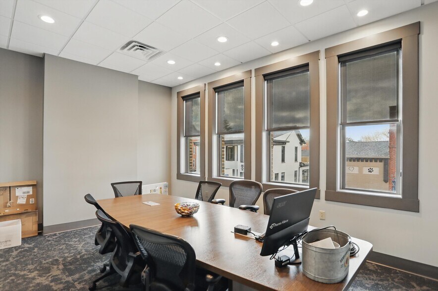 More Photos Of 164 E Jefferson St, Franklin Office For Sale