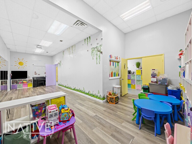 More Photos Of , Deerfield Beach General Retail For Sale