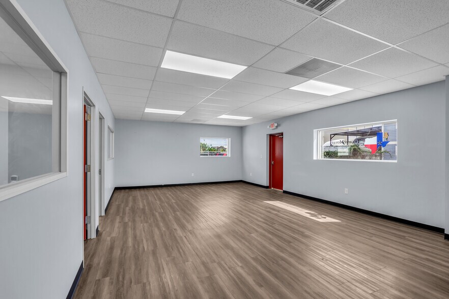 More Photos Of 6456 Cunningham Rd, Houston Industrial For Lease