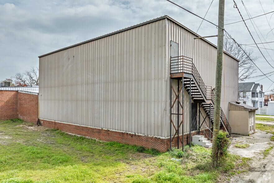 More Photos Of 211 W Cronly St, Laurinburg Office For Sale