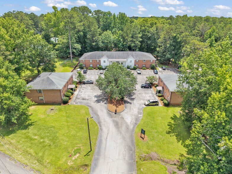 More Photos Of 170 Westwood Dr, Thomson Apartments For Sale