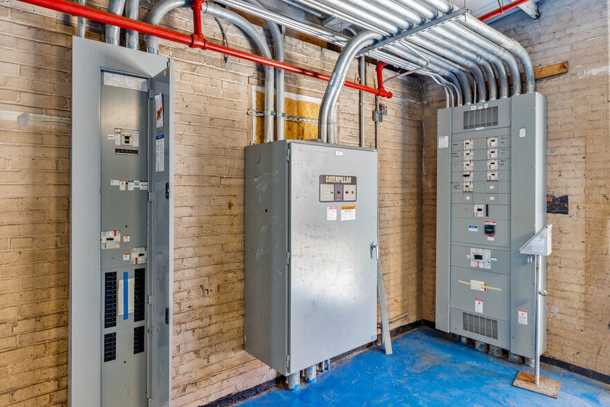 More Photos Of 122 E Laurel St, Mullins Industrial For Sale