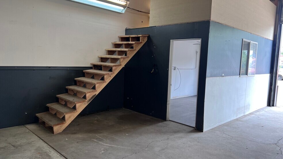 More Photos Of 2507 Gunnison St, Colorado Springs Warehouse For Lease