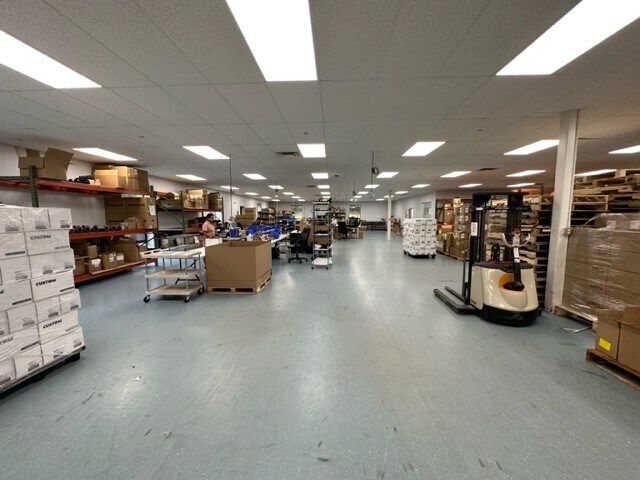 More Photos Of 9 Beaver Brook Rd, Littleton Research And Development For Lease